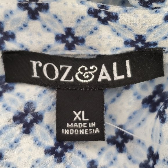 Roz & Ali Blue White Flutter Sleeve Ruffle Side Button Up Top Blouse NEW Size XL - Picture 11 of 15